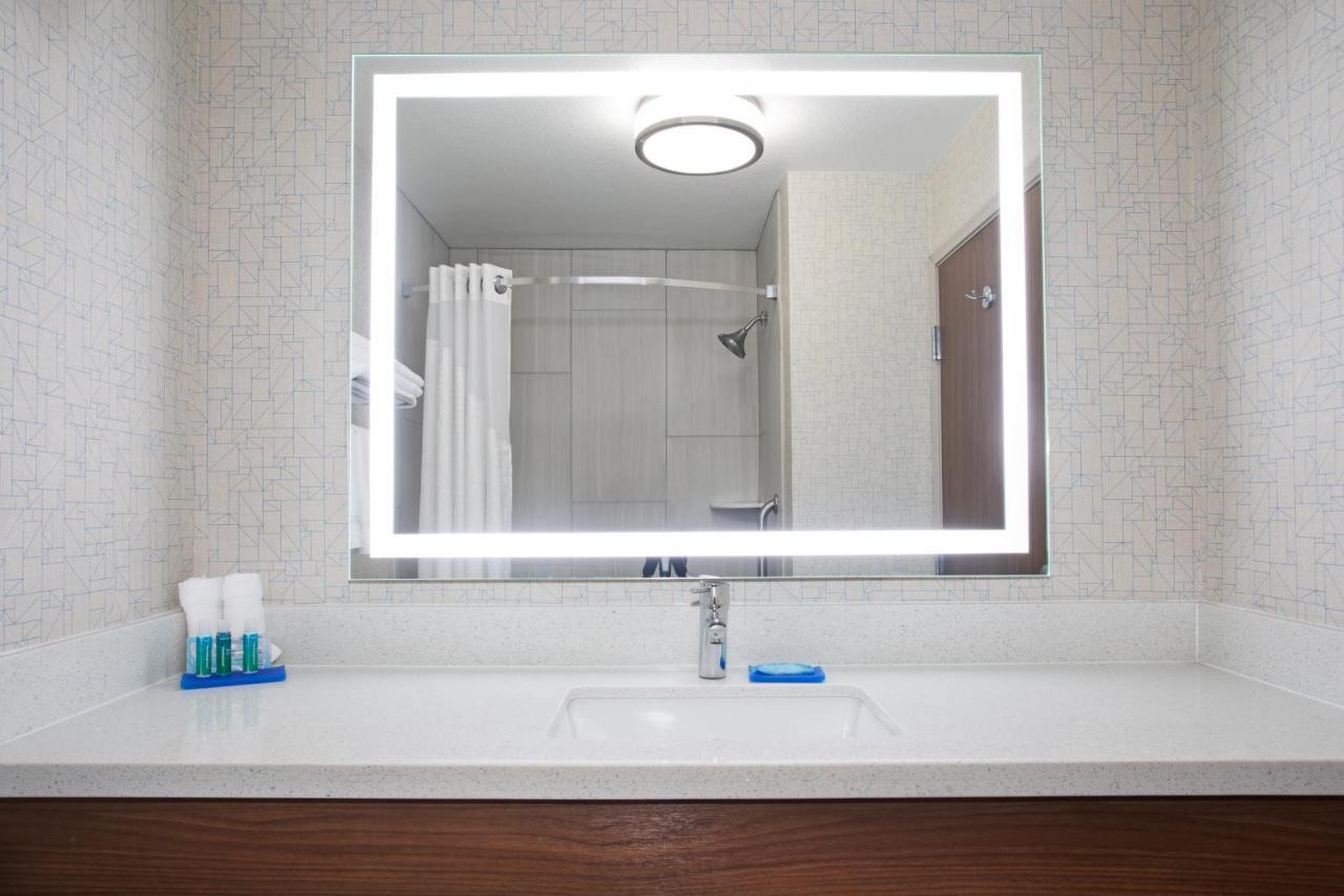 Holiday Inn Express Hotel & Suites Fort Collins By Ihg Zewnętrze zdjęcie