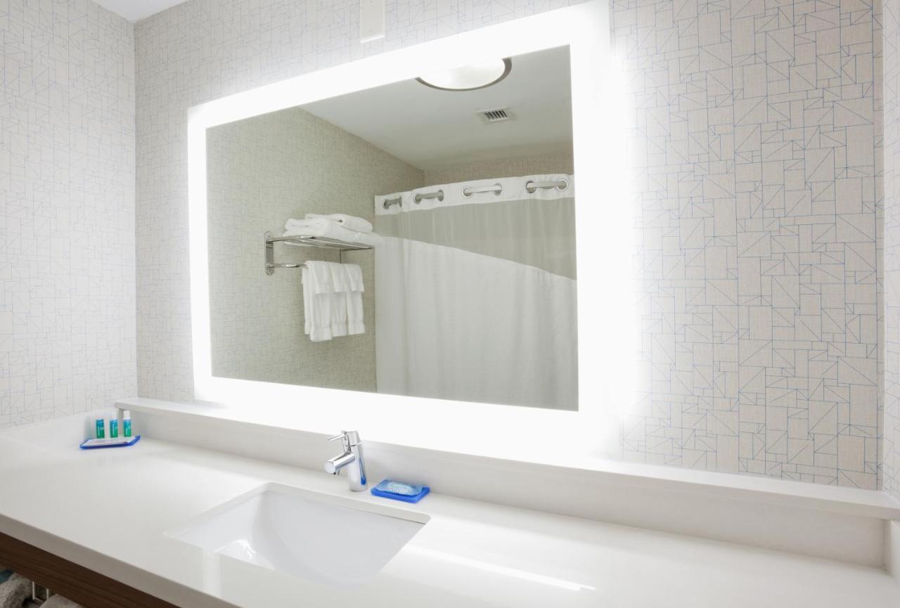 Holiday Inn Express Hotel & Suites Fort Collins By Ihg Zewnętrze zdjęcie