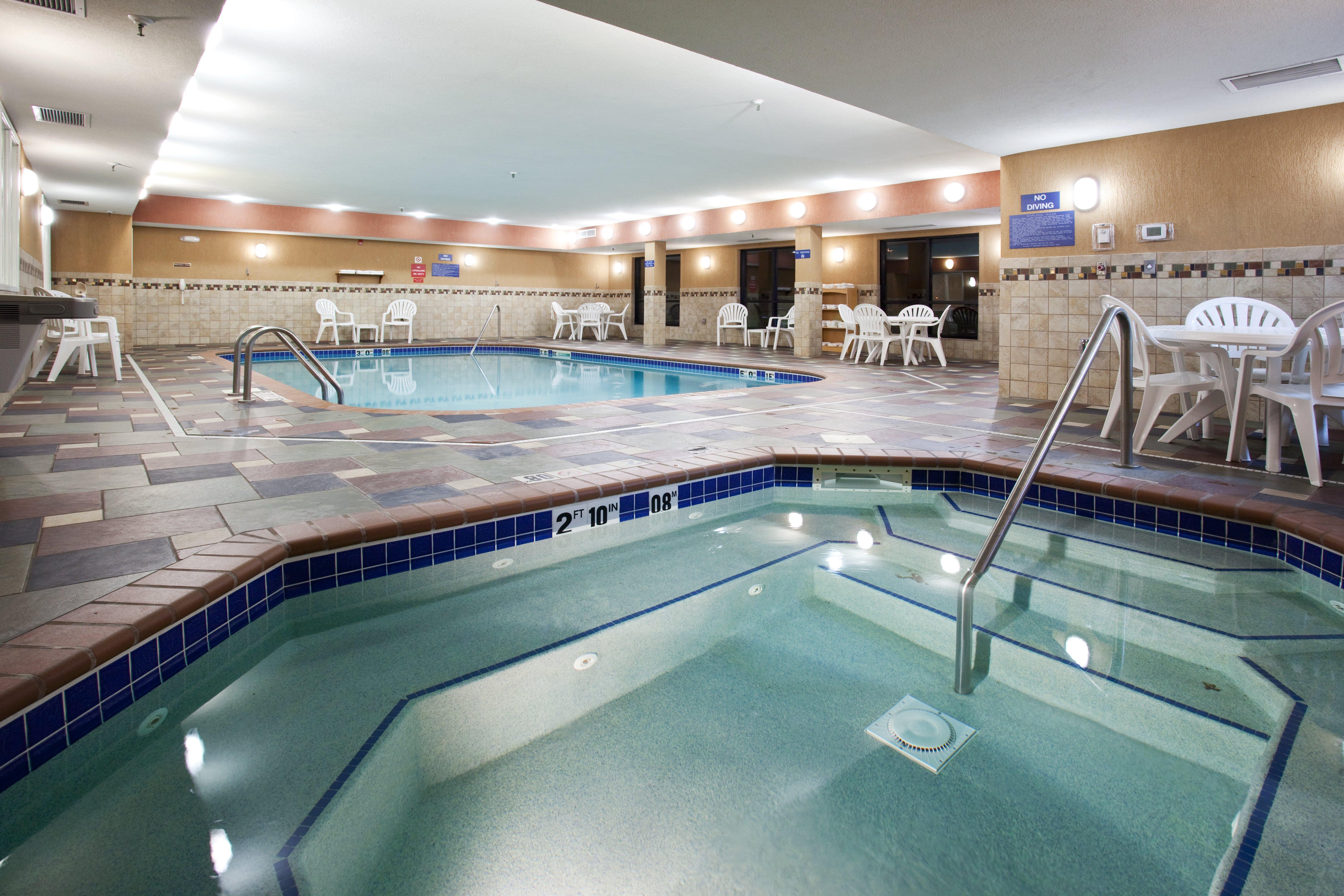 Holiday Inn Express Hotel & Suites Fort Collins By Ihg Zewnętrze zdjęcie